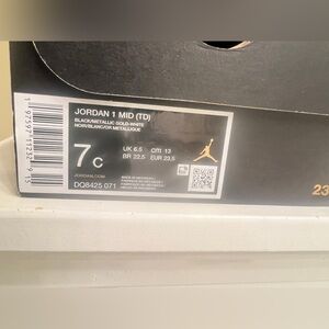 Air Jordan 1 Retro Mid Infant Toddler Shoes 7c (Black/Metallic Gold/White)